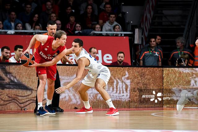 世体：皇马完成赛前最后一练，卡瓦哈尔全程参与但他很难首发