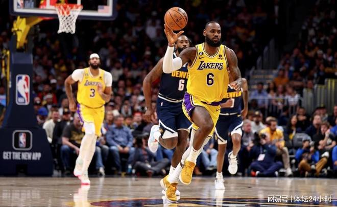 ESPN：奥斯卡曾短暂失去意识，目前正在ICU接受检查