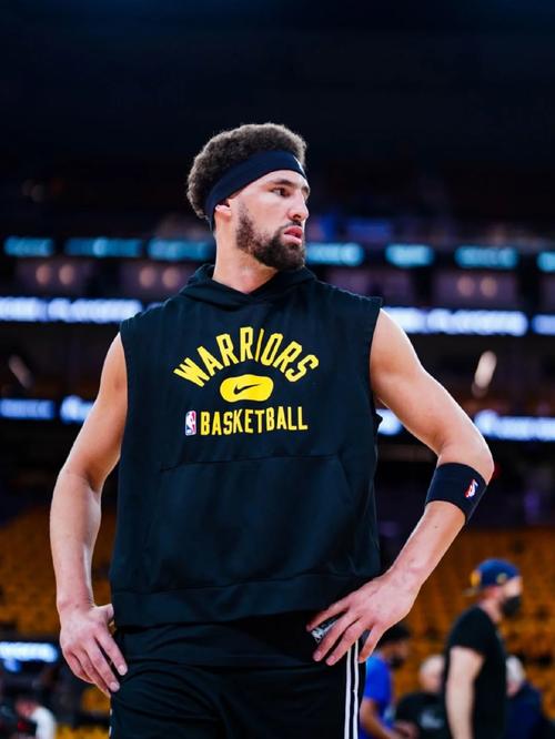 2025 赛季：芝加哥白袜队球员本尼坦迪由于在比赛中推搡裁判被禁赛 3 场