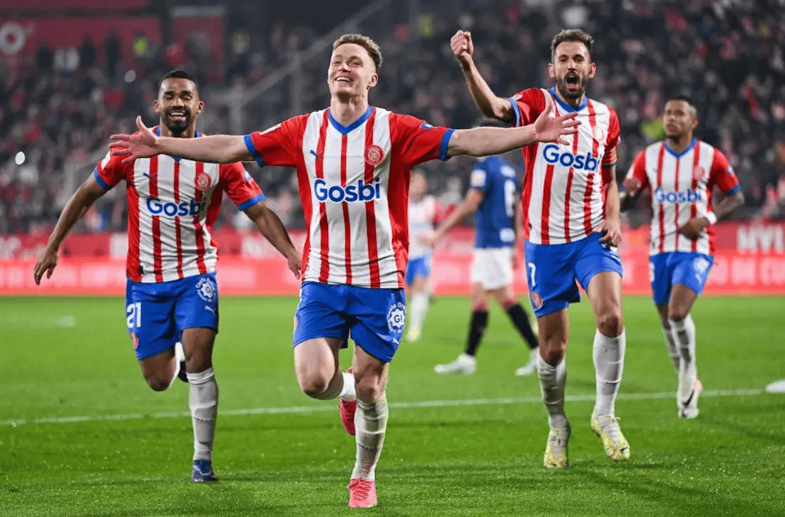 官方：莱斯特城与24岁后卫卢克-托马斯续约至2029年